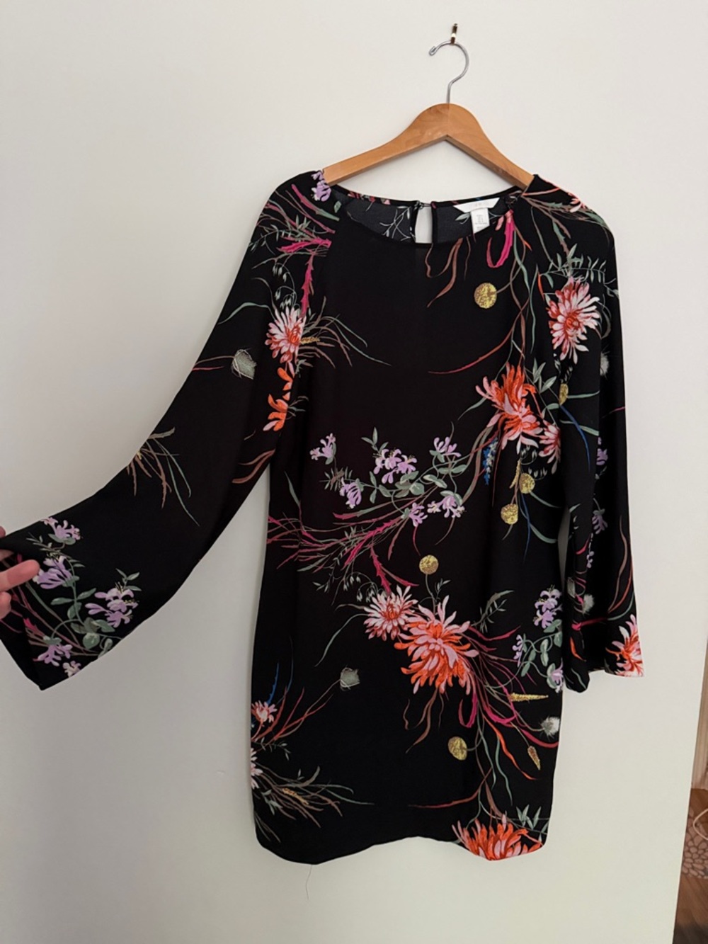 H&M Black Floral Long-Sleeve Shift Dress